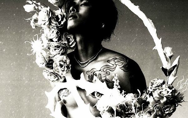 HowZ曝兄弟抓包曖昧訊息「從天堂掉地獄」 將過程寫成〈大說謊家〉