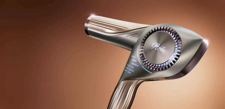 脆上熱議「日系精緻髮感」日本人氣品牌 ReFa 登台 網友實測:吹完真的差很多