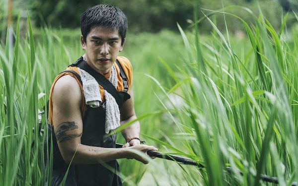 曾敬驊《失樂園》下田灑農藥累到靠田邊喘 曝拍攝首日就想「罷工」