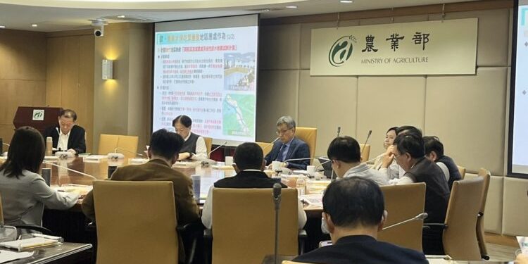 農業部長陳駿季召開農業水情與應變作為會議 要求跨單位通力合作落實抗旱節水措施