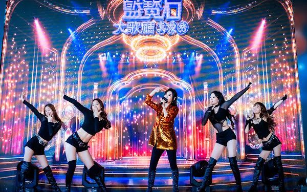 《高雄有顆藍寶石》電影高雄首映重現秀場盛況 王彩樺映後淚謝豬哥亮提攜