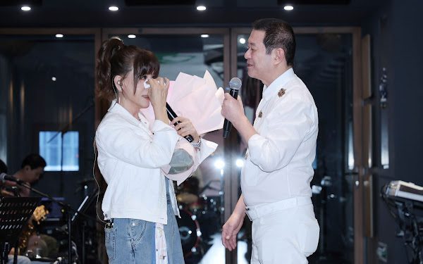 龍千玉台中個唱倒數 蔡小虎驚喜現身「龍虎配」淚灑錄音室