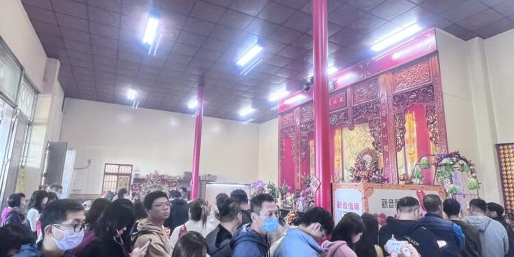 南投龍華宮觀音開庫 這招「借財借運」讓霉運轉紅運