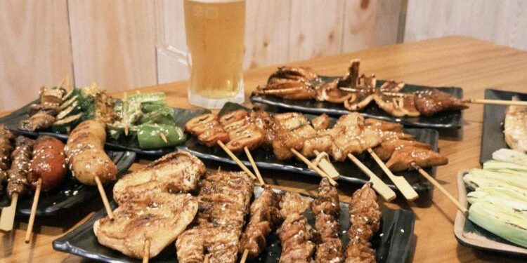 板橋平價串燒宵夜 獨家手工刷醬現烤 板新捷運站深夜聚餐人氣王