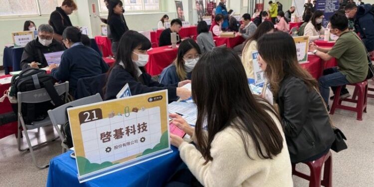 新竹地區大型無紙化徵才 釋出2410職缺