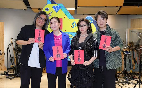 藍寶石大歌廳母親節開唱 王彩樺預告「壽桃」辣秀 張秀卿不服輸火力全開