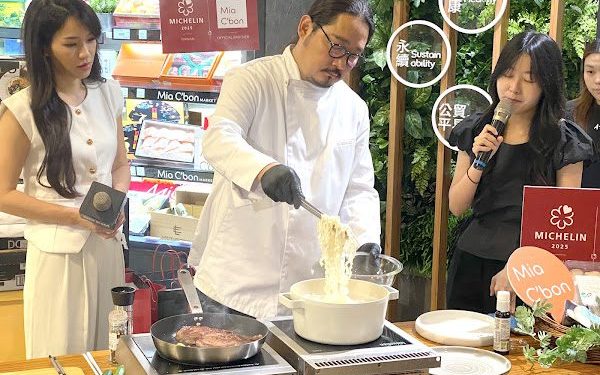 不用飛首爾！《黑白大廚》金度潤攜手阿舍推星級拌麵 百元爽吃米其林