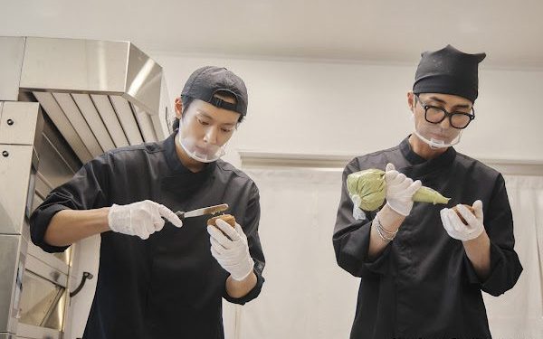 車勝元料理王進化「烘焙王」！《Bonjour麵包店》擠奶油花成功嗨到自誇