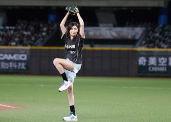 蘇慧倫首度擔任開球嘉賓！提前苦練投球　與施子謙合唱掀高潮