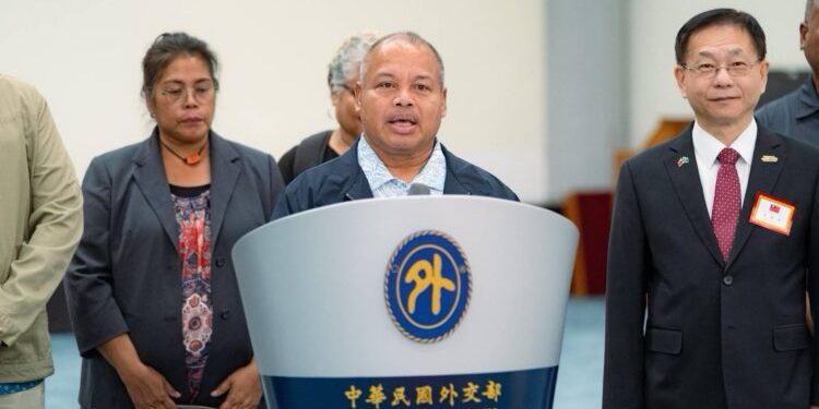 帛琉共和國副總統兼衛生部長歐宜樓率團訪台，出席世界災害管理聯盟開幕，深化台帛災害防救合作