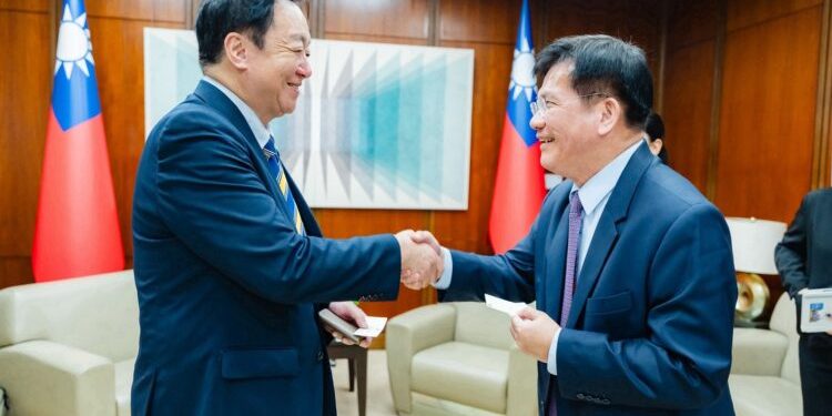 外交部長林佳龍接見日本國民民主黨選舉對策委員長村岡敏英眾議員一行