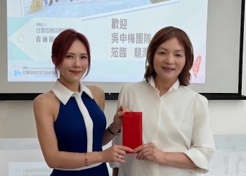 吳申梅出道10年拚發片 捐5萬做公益 中秋4天連趕場老公全程相挺