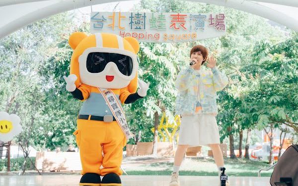 小魏魏嘉瑩前進兒童新樂園 邀全場齊跳「虎爪舞」上百歌迷嗨翻現場