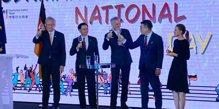 外交部政務次長吳志中出席「2026德國國慶酒會」