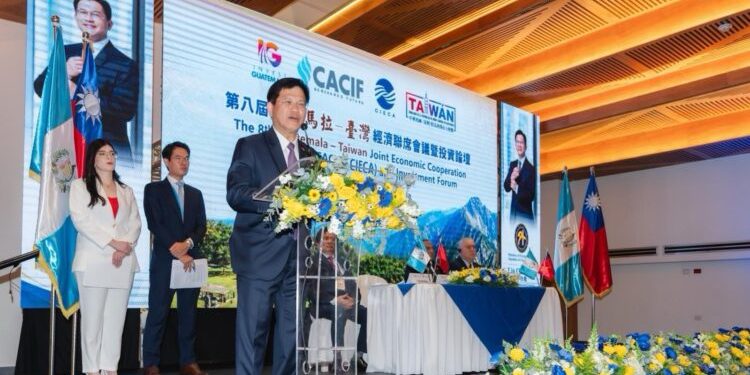 外交部長林佳龍率領企業代表團出席「第八屆瓜地馬拉-臺灣經濟聯席會議暨投資論壇」等交流活動，探索台美瓜三方經貿合作交流潛力