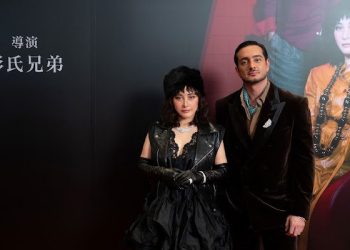 何超儀開心《拾荒法師》獲國際肯定 告狀老公陳子聰大病初癒偷吃油膩食物