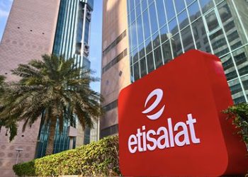 Mansour bin Zayed 見證 etisalat 啟動阿聯酋境內及海外數碼基建擴展項目，計劃到 2030 年將國際連接容量提升至逾 500 Tbps