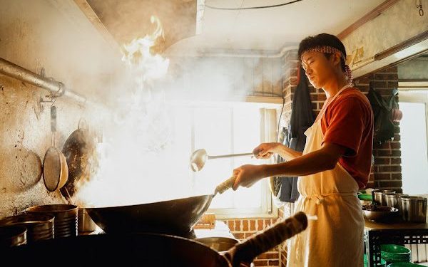 趙宇鎮求師《黑白大廚》練廚藝 靠《誰想當老大》找到心靈救贖