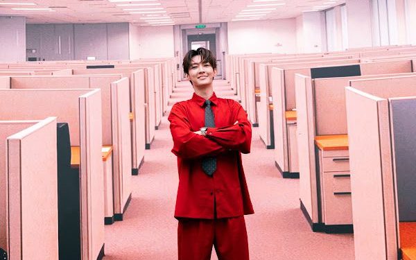 炎亞綸生日會變大型企業徵才大會！CEO 年終派發「雙重大獎」