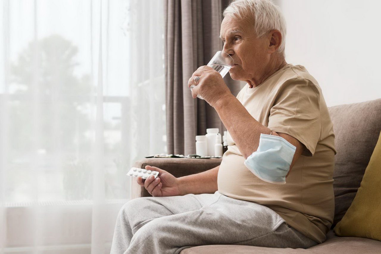 長期止痛卻「卡住」了？留意「藥物誘發性便秘」造成的困擾