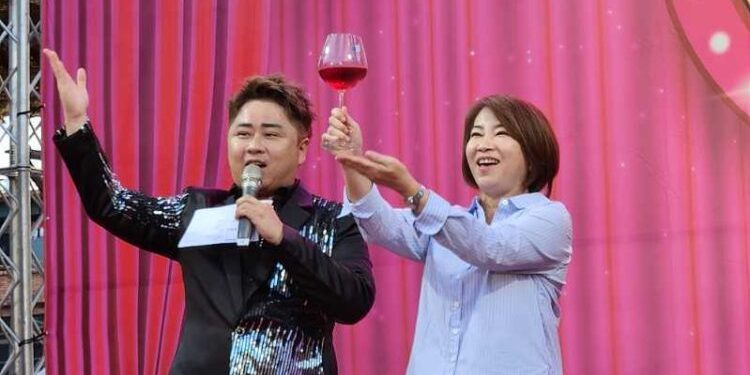 黑鮪魚季睽違3年再度舉辦美食宴 紅寶石歌廳秀搭配東港美食 席開百桌強強滾