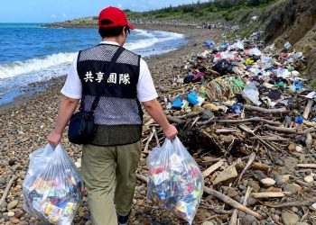 共享團隊以行動守護海洋  志工淨灘超千公斤廢棄物 打造永續藍色家園