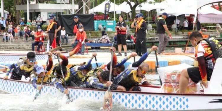 「2025高雄端午嘉年華暨龍舟錦標賽」盛大揭幕 超強龍舟隊伍、金獎樂團、棒球明星、人氣啦啦隊集結愛河！