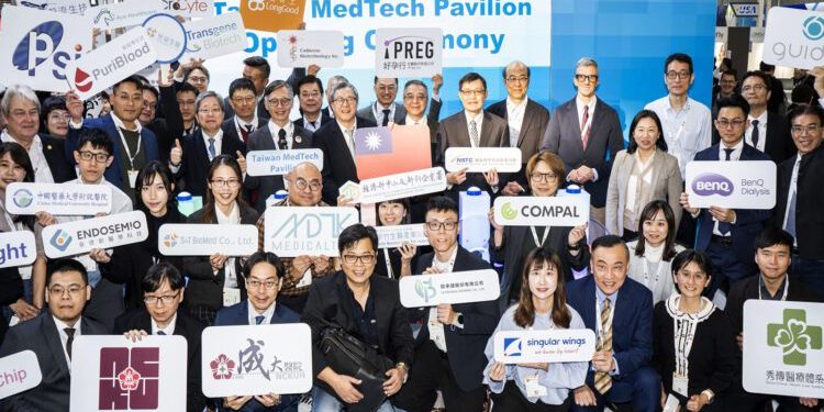 經濟部攜手國科會 MEDICA亮相 工研院簽約比利時 推動智慧醫療晶片技術合作