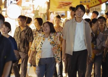 36公分最萌身高差 鍾欣凌、信《藍調時光》嘉義約會噴「粉紅泡泡」