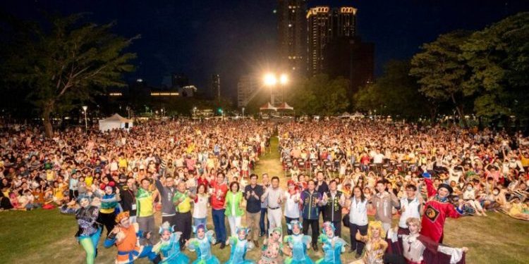 龍舟嘉年華開幕邀紙風車劇團演出 陳其邁歡迎民眾踴躍參加活動
