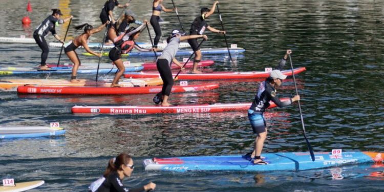 海洋派對嗨起來 SUP立式划槳率先登場