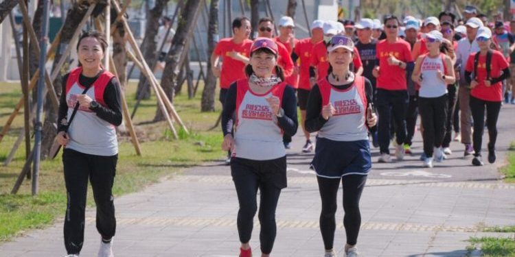 走跑高雄2.0掀運動熱潮　侯尊堯局長親抽壓軸大獎Gogoro電動機車