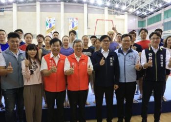 陳其邁陪同行政院長視察國訓中心 盼台灣選手旗開得勝 勇奪金牌