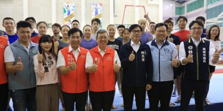 陳其邁陪同行政院長視察國訓中心 盼台灣選手旗開得勝 勇奪金牌