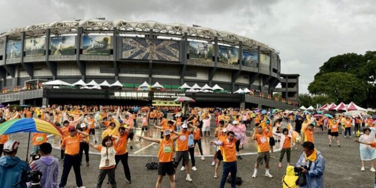 「五癌齊篩檢 身體保勇健」 2024高雄長庚永慶盃路跑澄清湖登場