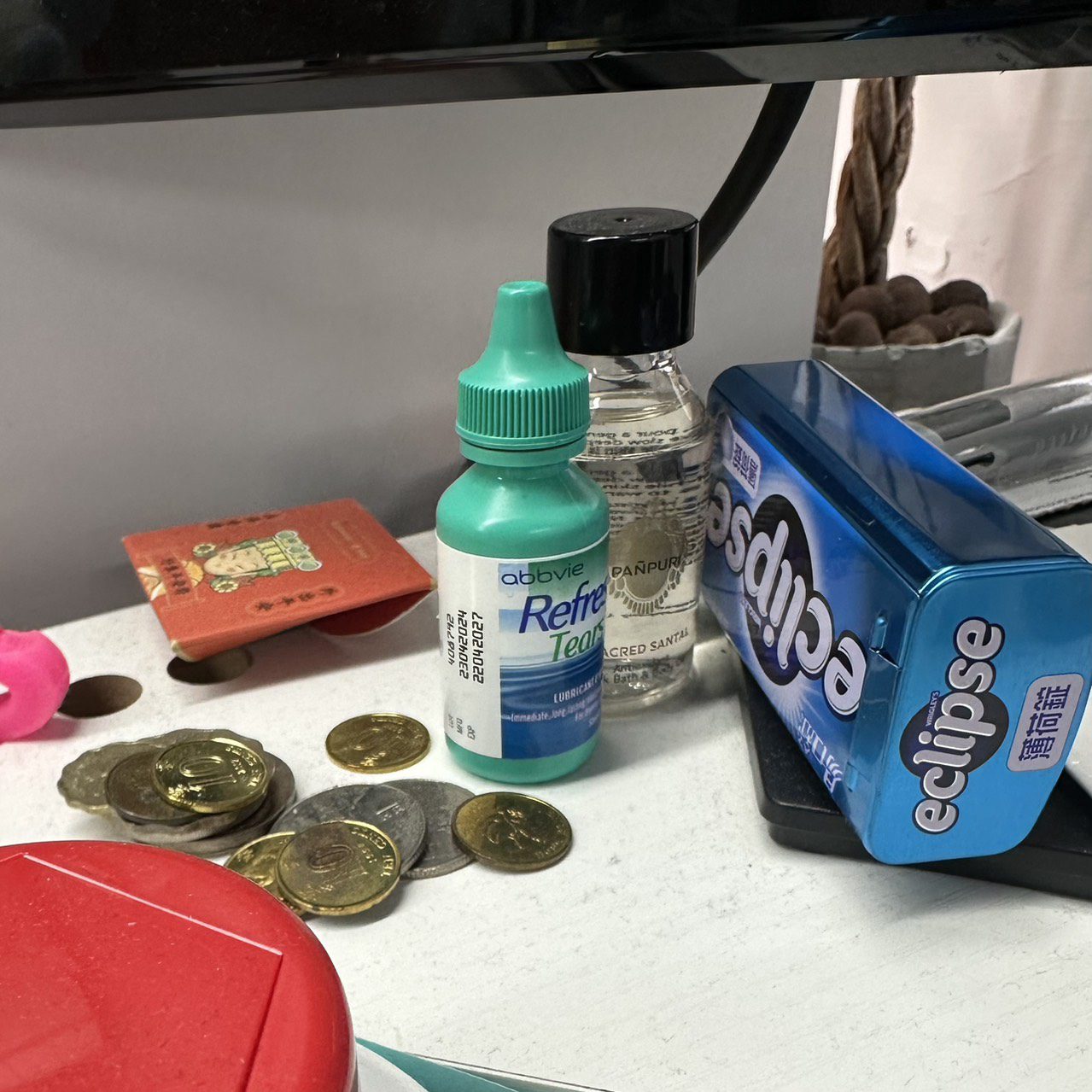 誤會他每天都在哭？真相揭曉竟是「這個」讓全辦公室笑翻