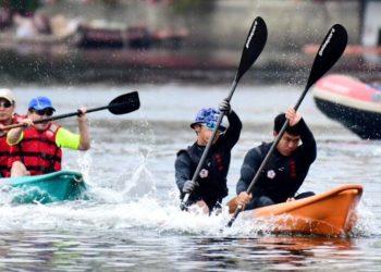 愛河首辦獨木舟競賽 飆速拿獎金