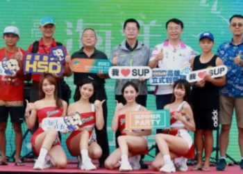 高雄水域活動嗨一夏 SUP立式划槳邀請賽打頭陣