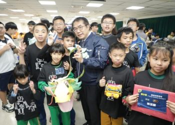 臺南學子2023 RoboRAVE國際機器人大賽勇奪38面獎牌 黃偉哲讚揚為國爭光