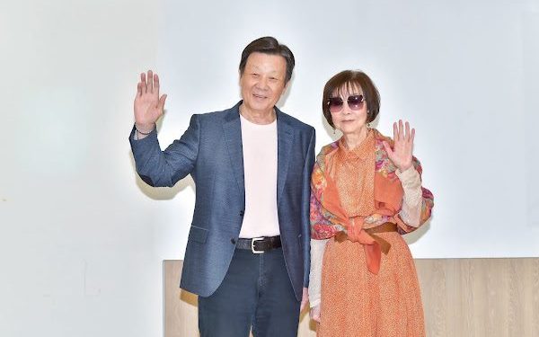 歸亞蕾、寇世勳化身「古怪老人」！《拾光》殺青記者會曝醫院公路奇幻旅程