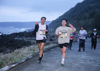 來佳樂水追到第一道曙光！全台首場「2025風域曙光路跑」元旦熱情開賽