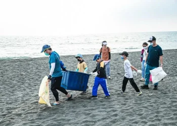 ME30 公益淨灘清出 516 公斤垃圾　品牌創辦人呼籲關注海洋保育共識