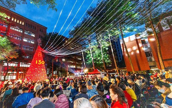 雙春金蛇年最高火紅15米聖誕樹 璀璨國北教大