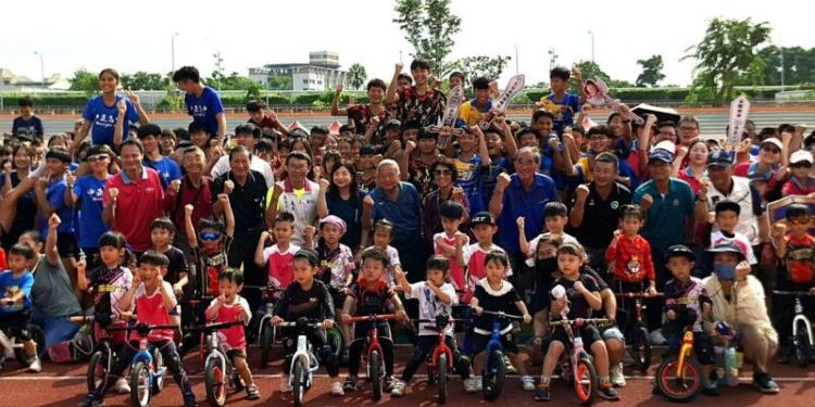 高雄市全民運動嘉年華熱力登場 國防體能戰技最吸睛