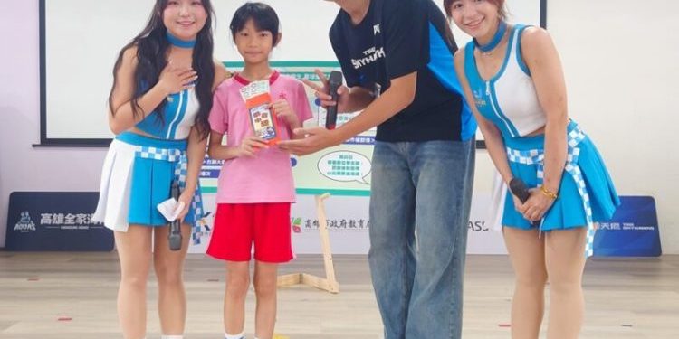 台鋼天鷹啦啦隊球員「校園出任務」首站永芳國小 2025-26全新賽季高雄市學生50元看球超優惠案