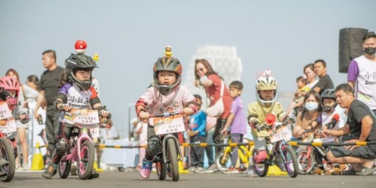 最可愛「鴨」力賽登場 2024滑步車push bike邀請賽萌力開滑