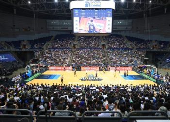 高雄全家海神開幕戰 陳其邁市長開球祝福贏得勝利