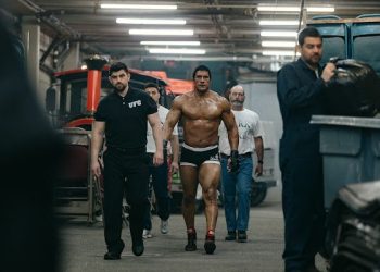 《重擊人生》揭開巨石強森私密脆弱面 沒艾蜜莉布朗恐難拍成電影