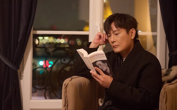 情歌王子巴黎收官再拋催淚彈 張信哲〈守候〉MV 走遍巴黎名景