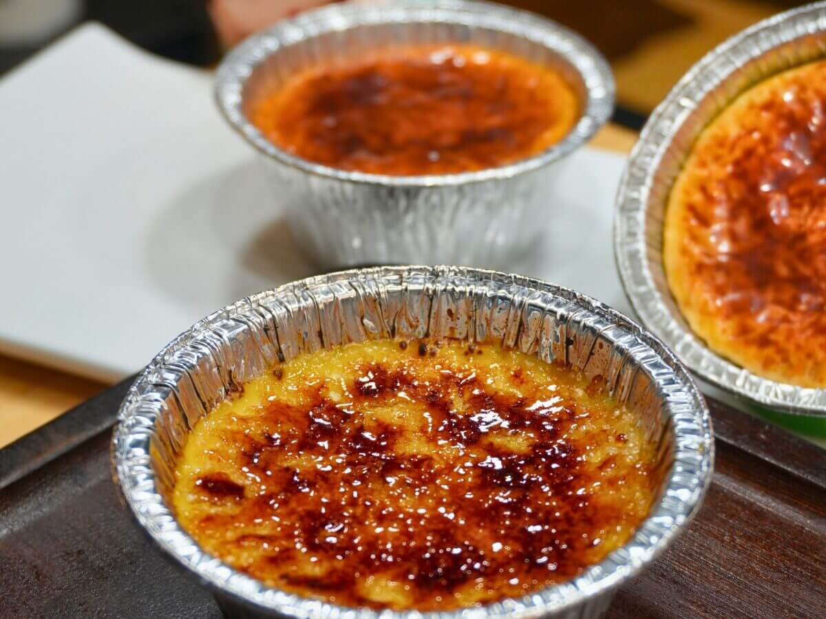 台中美食｜大慶夜市500元吃透透！6攤在地美食一次收：蚵仔飽、肉夾饃、泰奶、現烤布蕾通通有